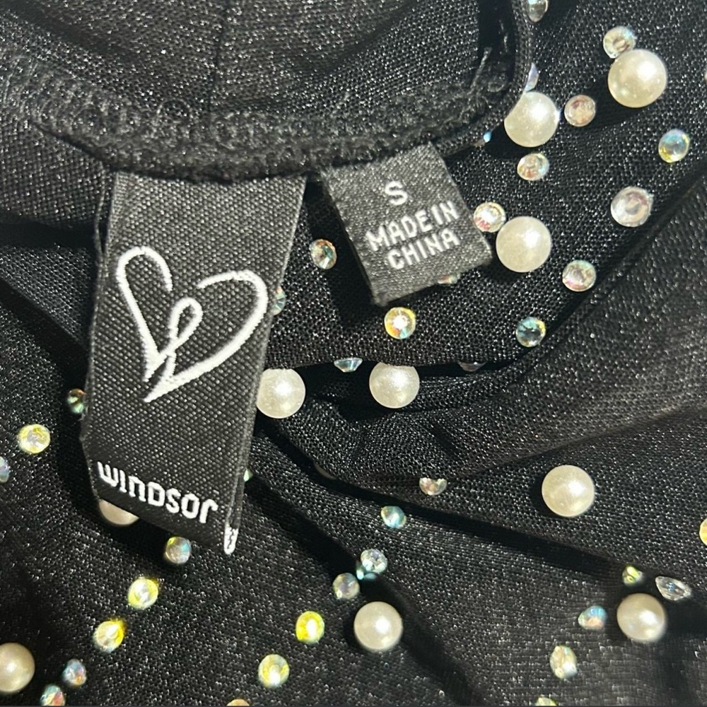 Windsor Elegant Black Pearl Bodysuit - Picture 2 of 7